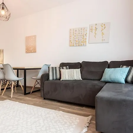 Cozy Flat In Azur Premium Apartmán